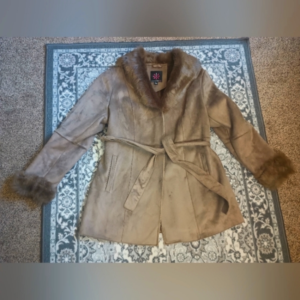 Isaac Mizrahi Women's Penny lane Coat Large Tan Belt Faux Fur Velvet Mobwife